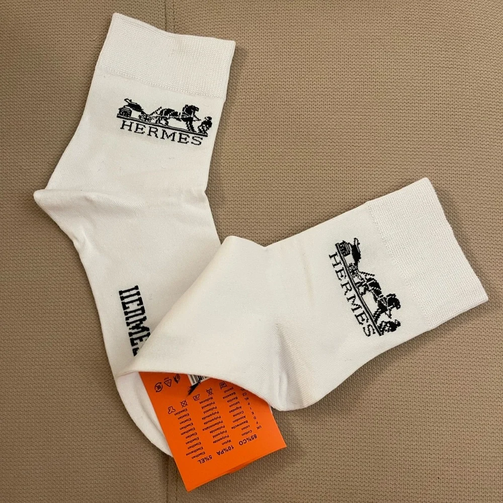 Chic Graphic Carriage Cotton Blend Socks – White & Black